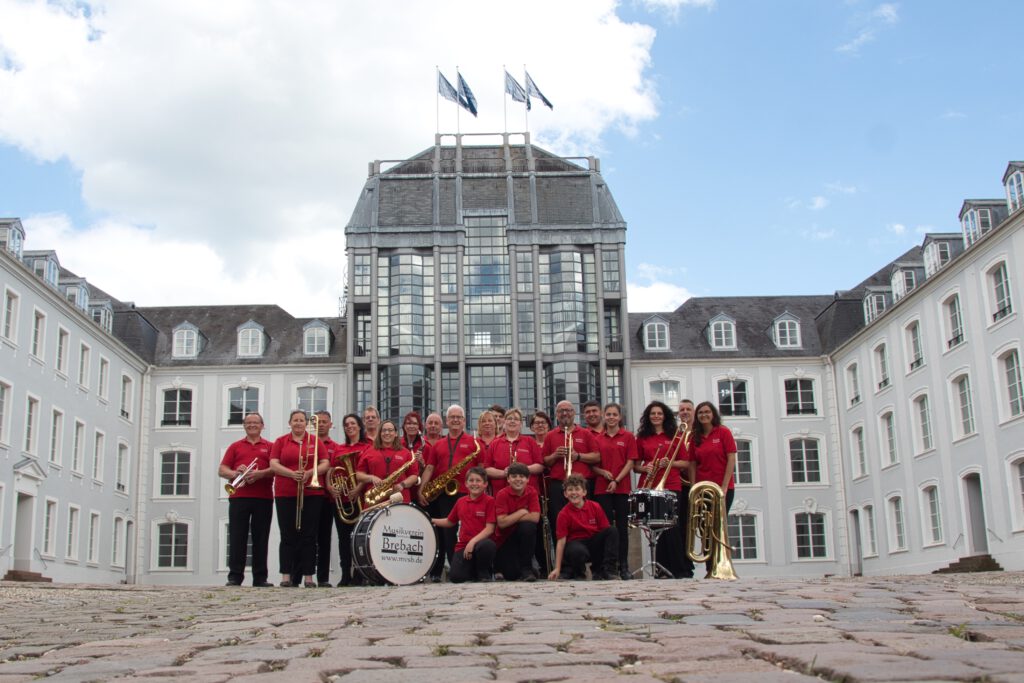 Gruppenfoto des MVSB vor dem Saarbrücker Schloss